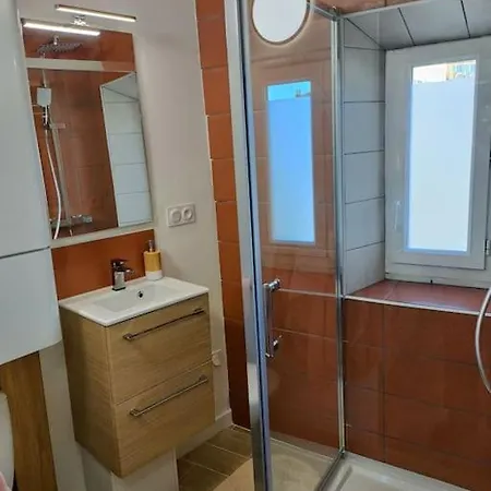 Studio Neuf Centre Historique Halles Apartment Toulon